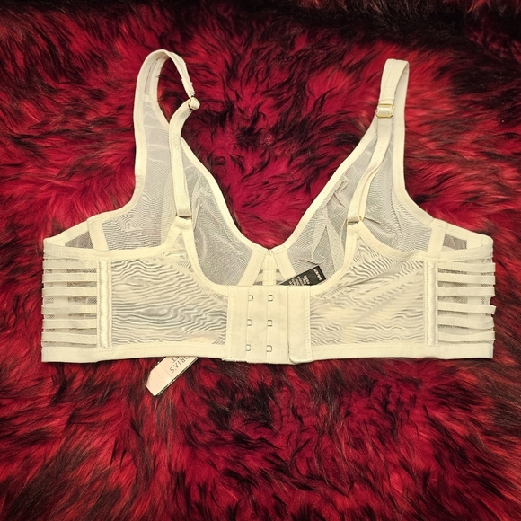 NWT Victoria's Secret White Ribbed Mesh Unlined Underwire Plunge Bra 34B - Picture 3 of 10